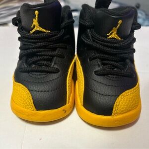 Jordan Kids Black and Yellow Sneakers